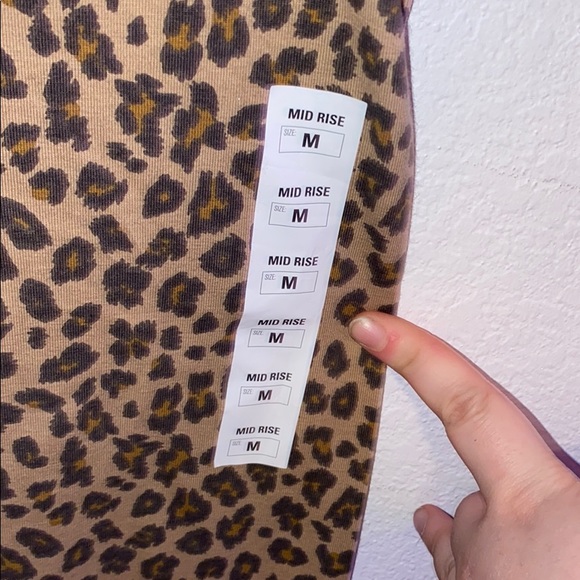 Leopard print leggings never worn - Picture 3 of 3
